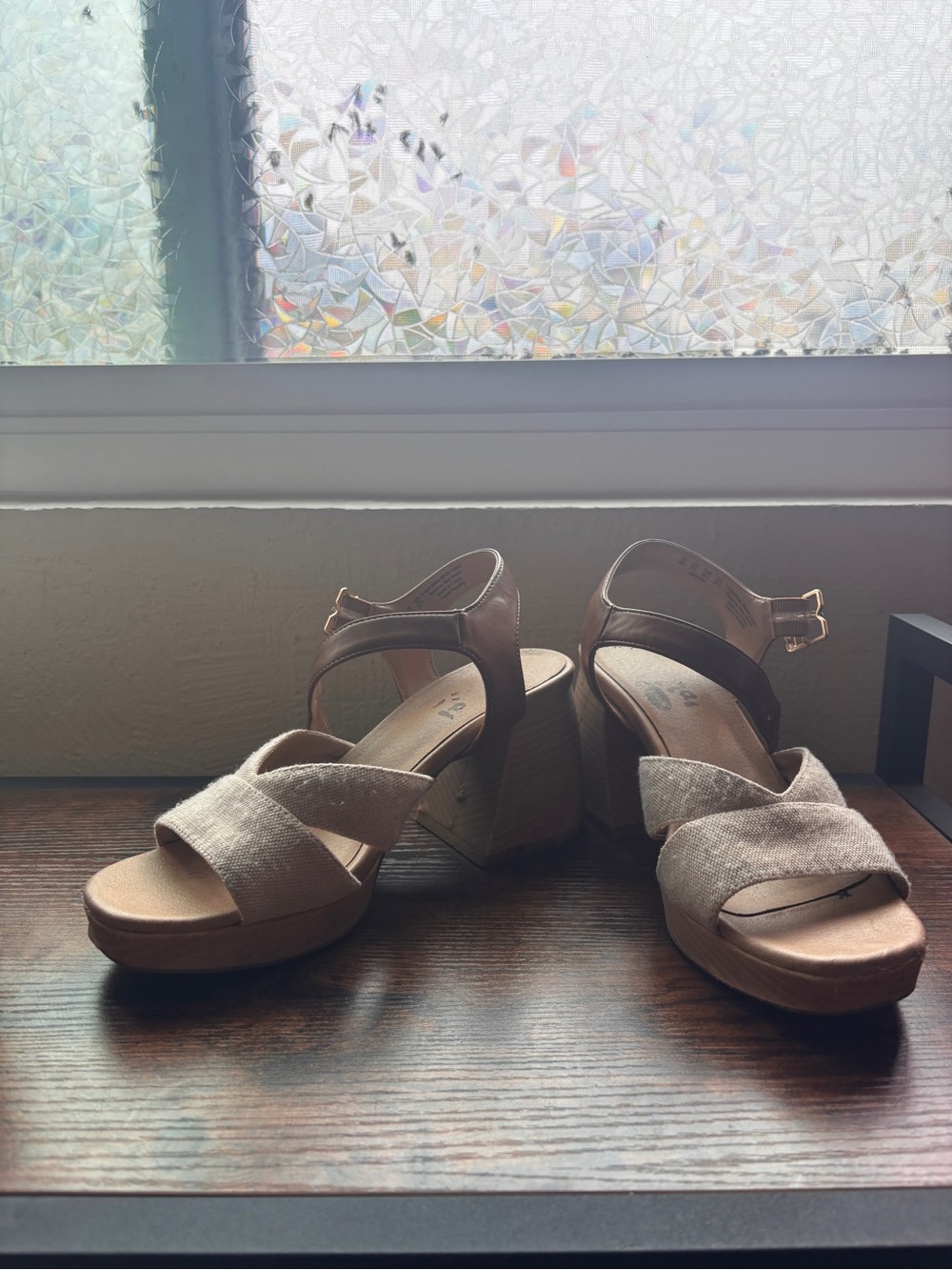 Neutral Beige Cross-Strap Block Heel Sandals (dr scholls wedge ) size 8